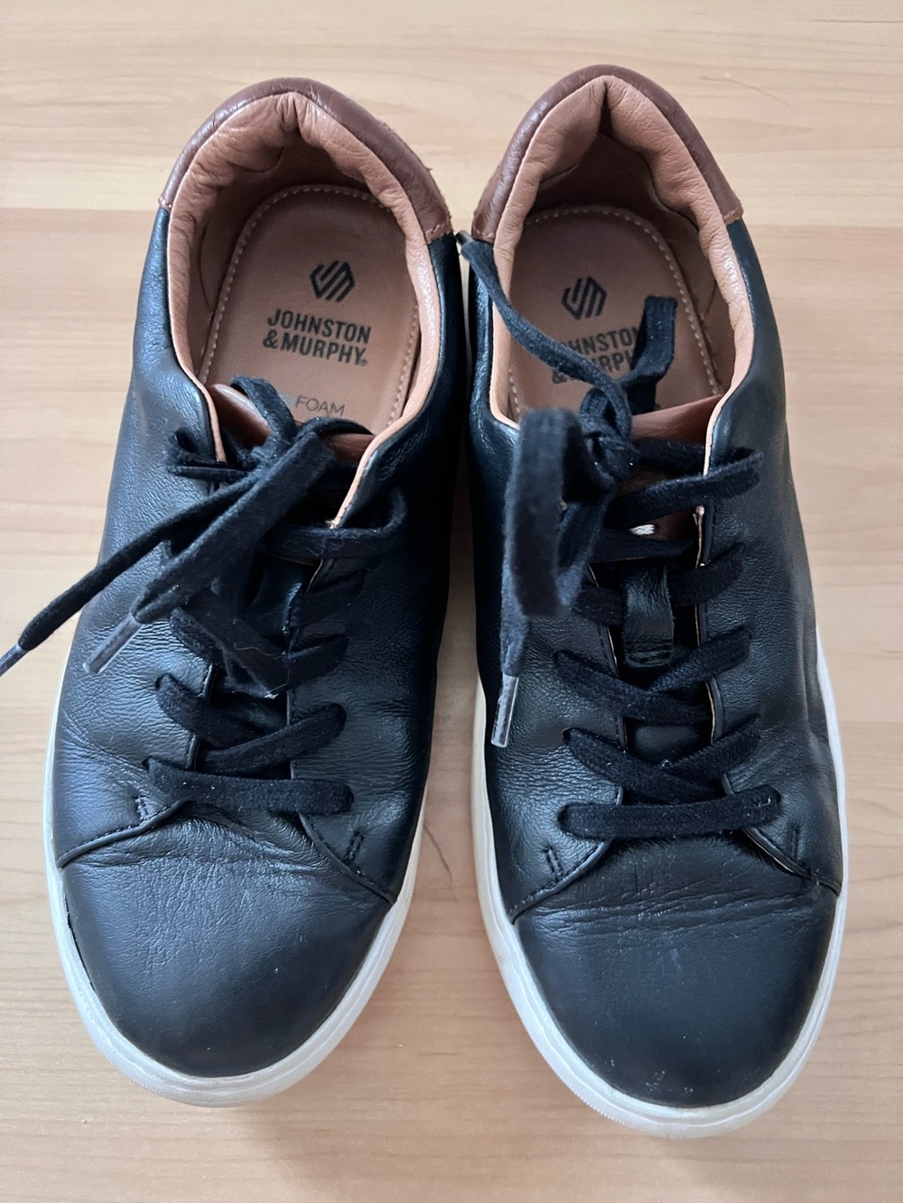 Anders Leather Sneakers
BLACK Grain Lace-Up kids